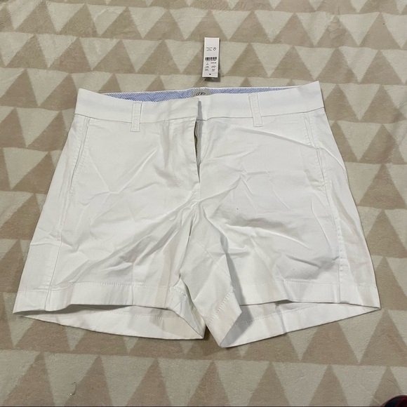 J crew 5” stretch chino shorts on white - Picture 3 of 4